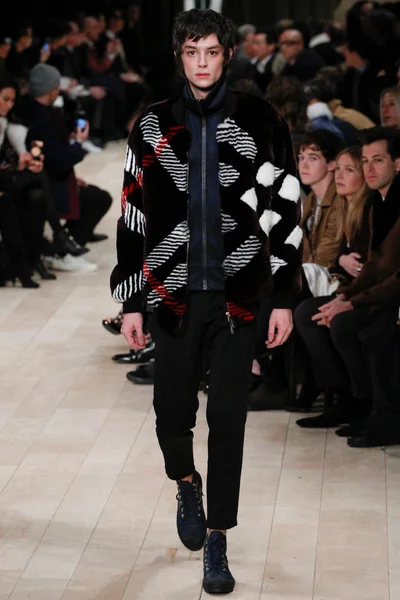 Look 13